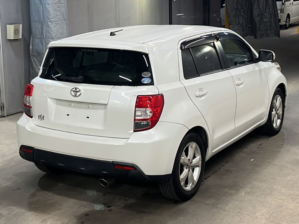 TOYOTA IST