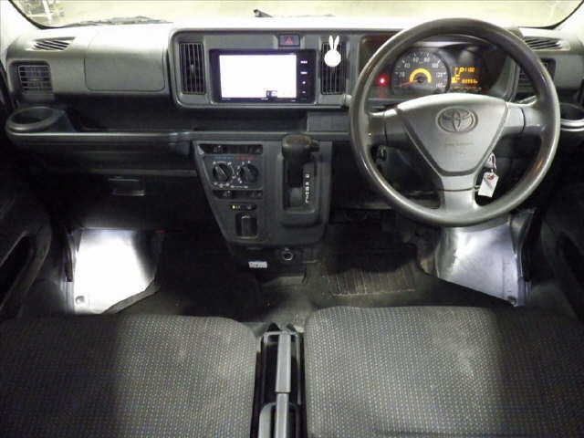 TOYOTA PIXIS VAN