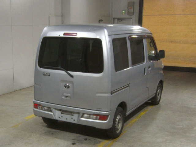 TOYOTA PIXIS VAN