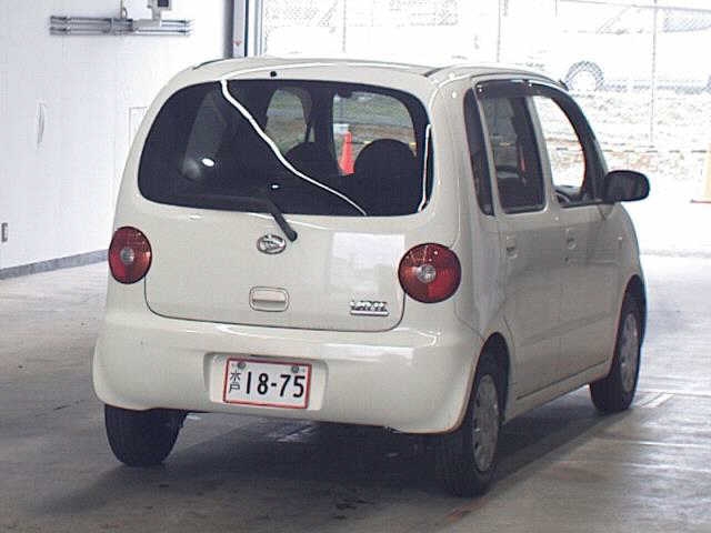 DAIHATSU MOVE LATTE