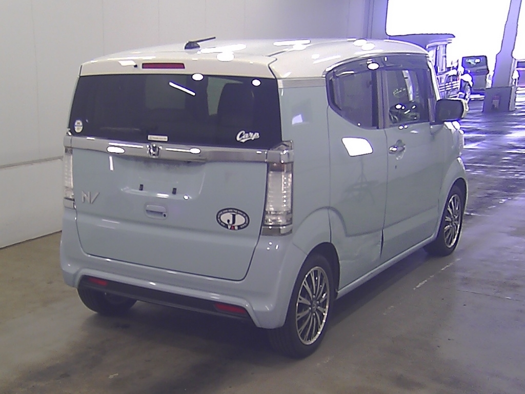 HONDA N-BOX SLASH