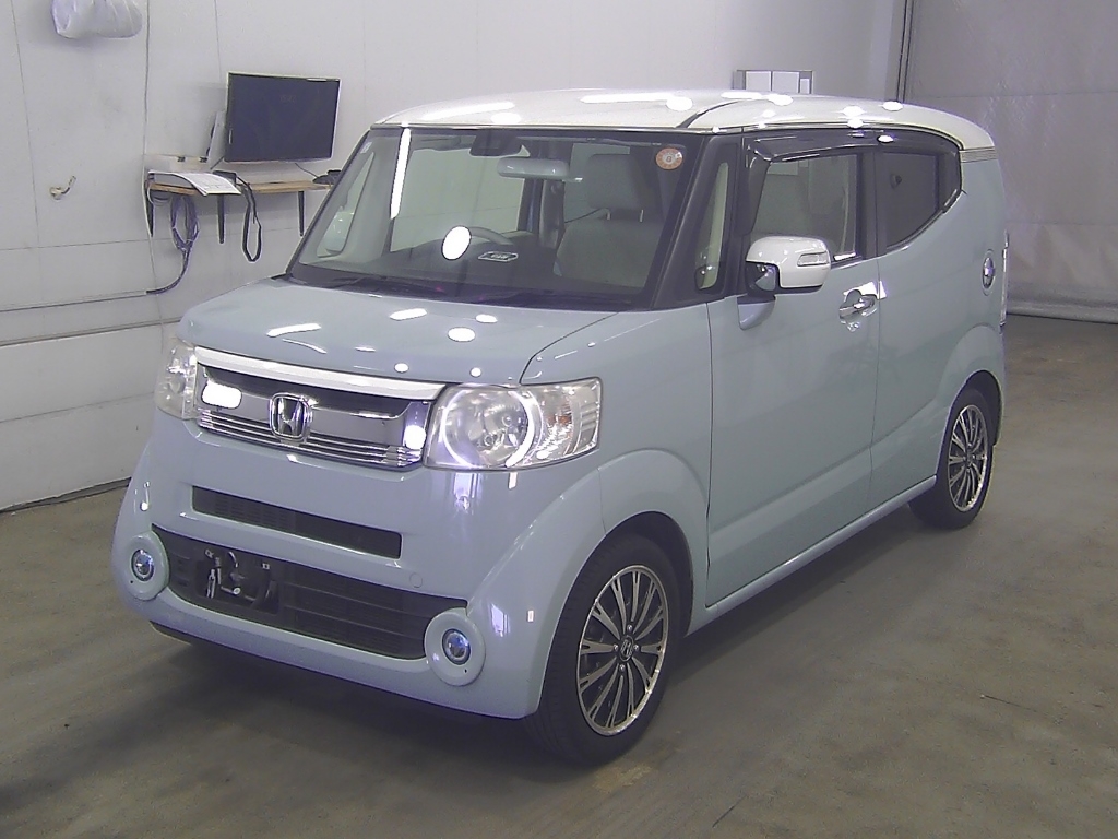 HONDA N-BOX SLASH