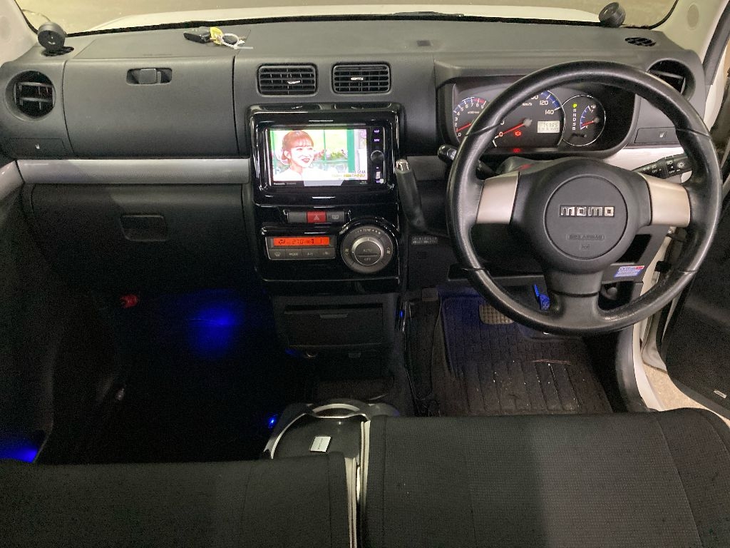 DAIHATSU MOVE CONTE