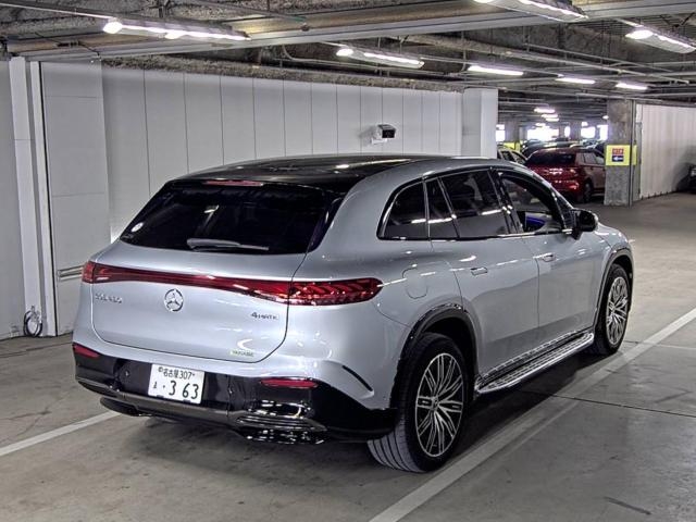 MERCEDES-BENZ EQS SUV