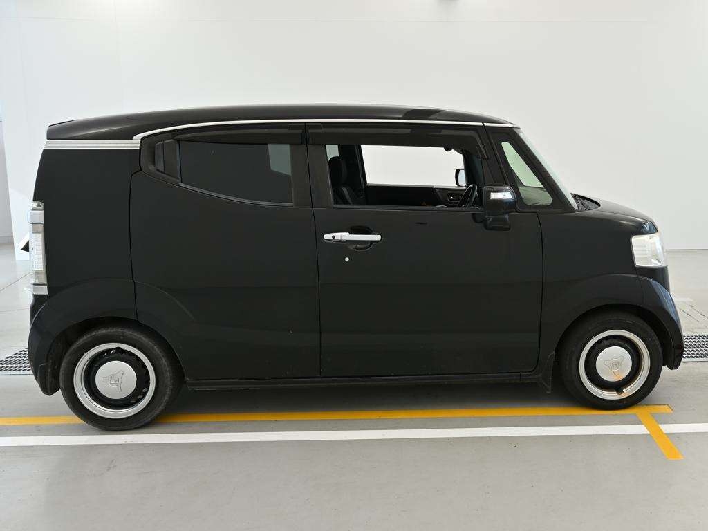 HONDA N-BOX SLASH