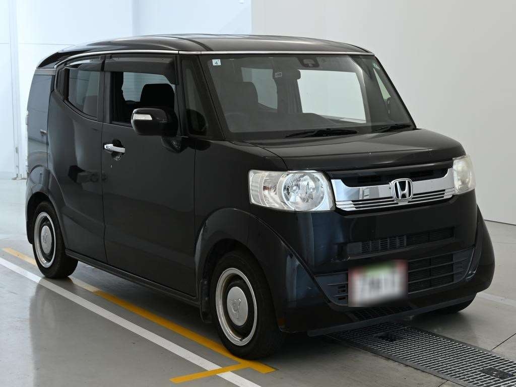 HONDA N-BOX SLASH