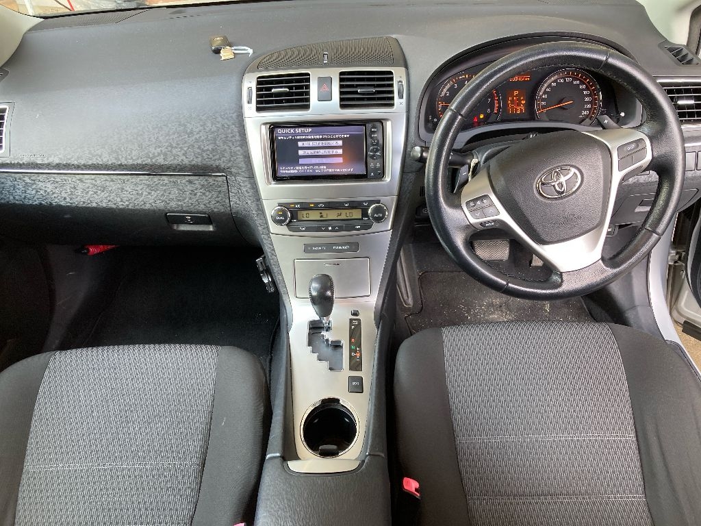 TOYOTA AVENSIS