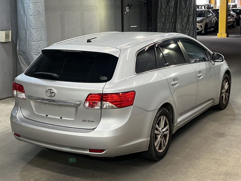 TOYOTA AVENSIS