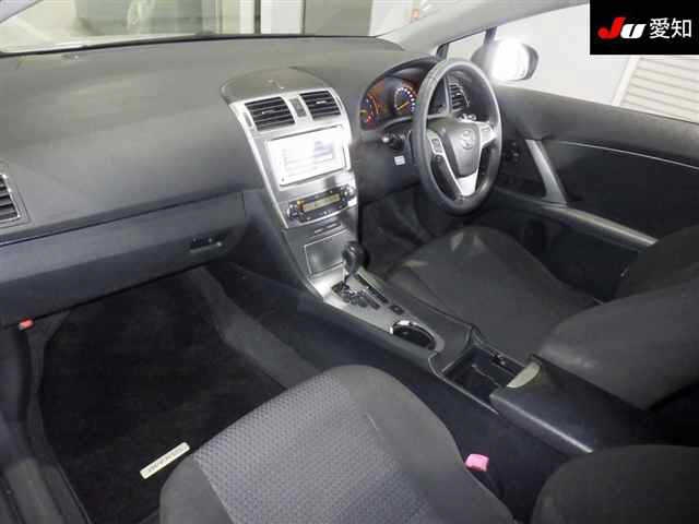 TOYOTA AVENSIS