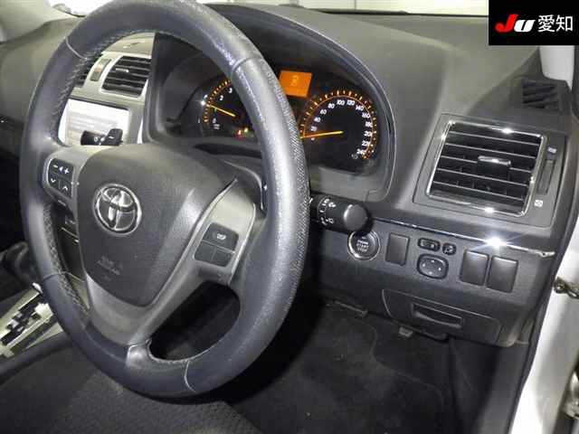 TOYOTA AVENSIS
