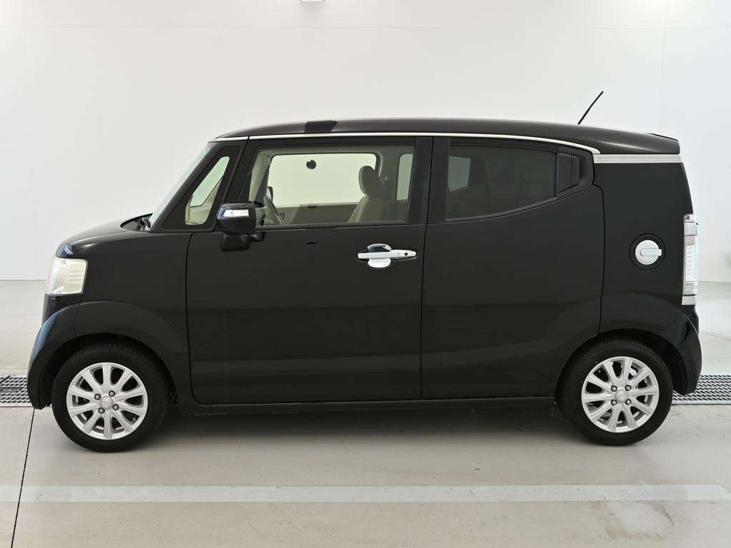 HONDA N-BOX SLASH