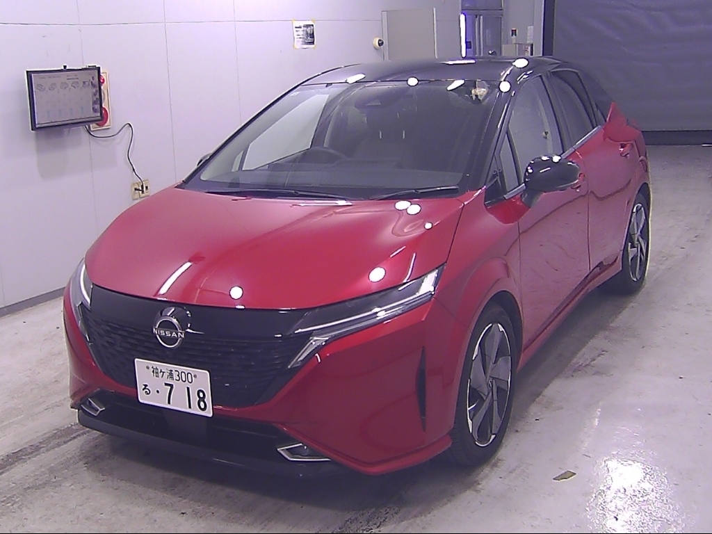 NISSAN AURA