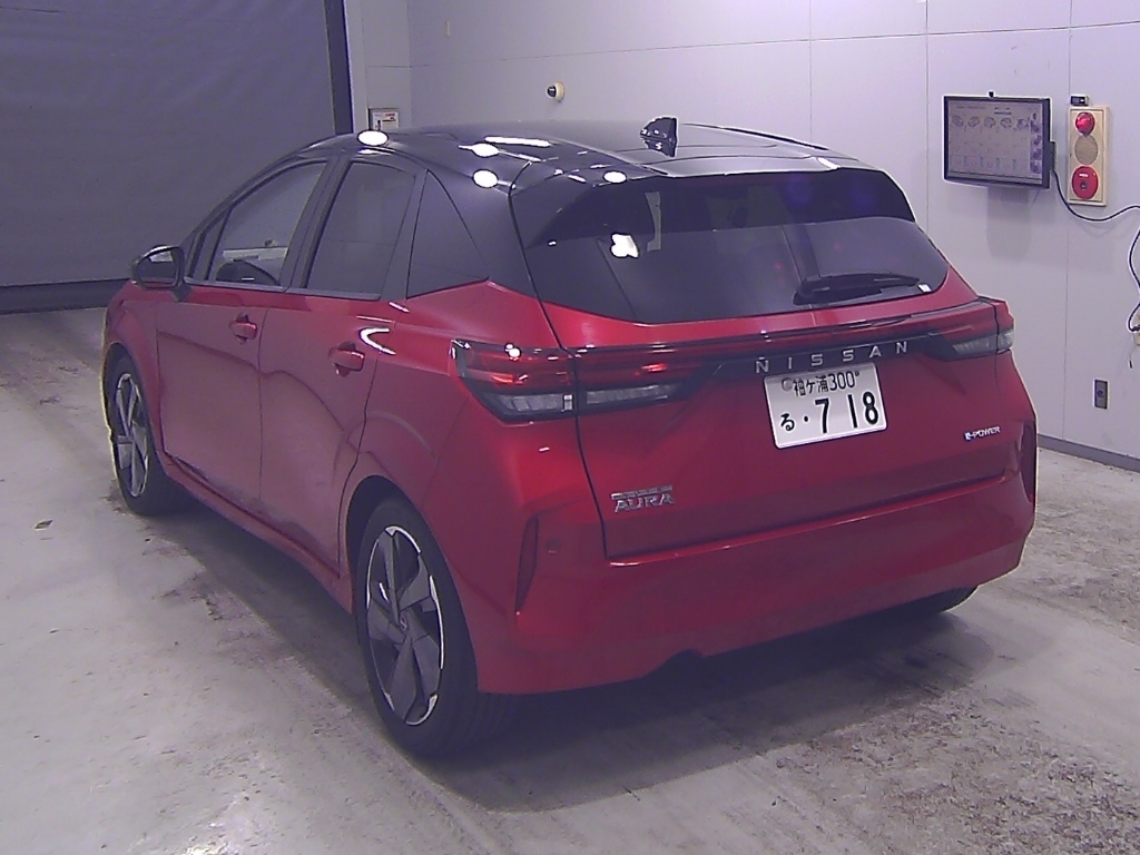 NISSAN AURA