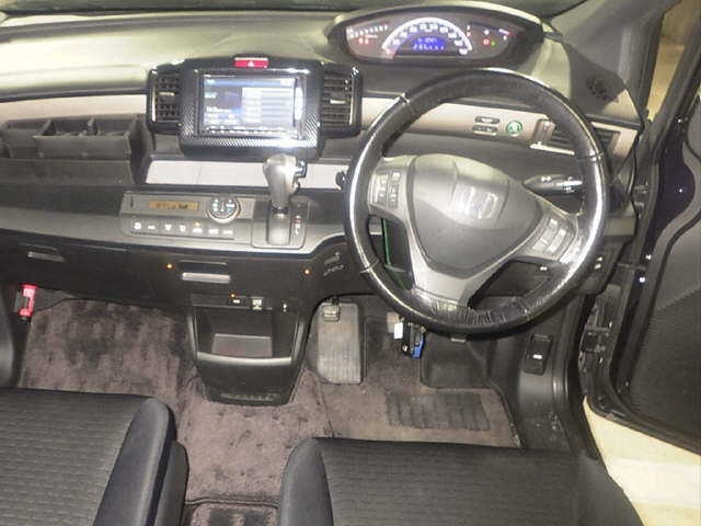 HONDA FREED SPIKE