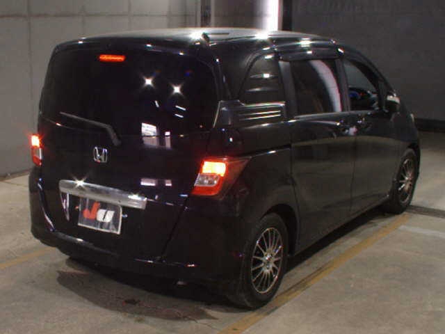 HONDA FREED SPIKE