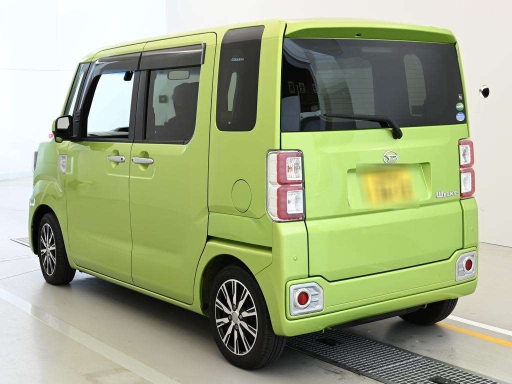 DAIHATSU WAKE