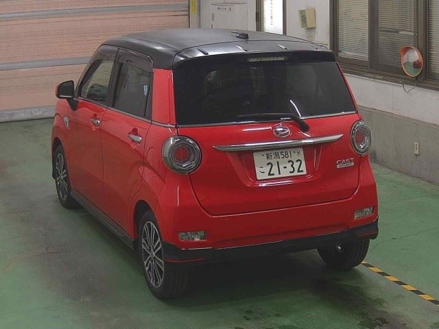 DAIHATSU CAST