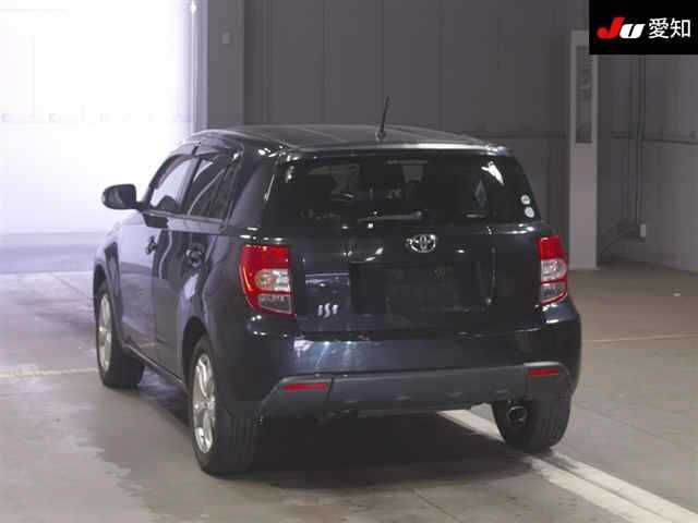 TOYOTA IST