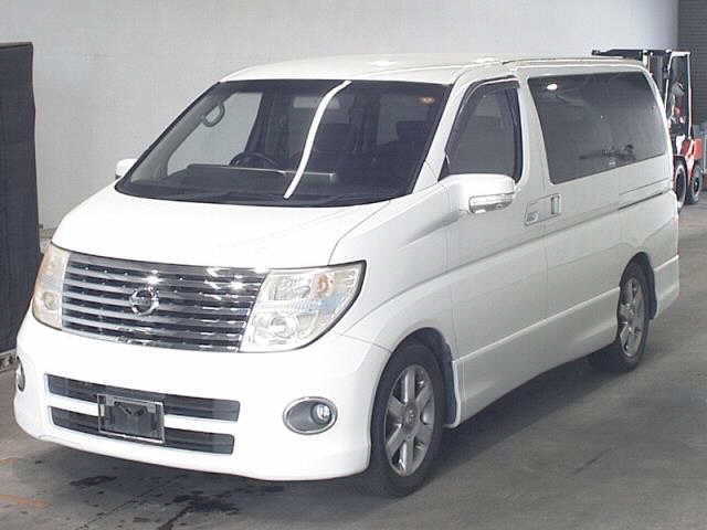 NISSAN ELGRAND