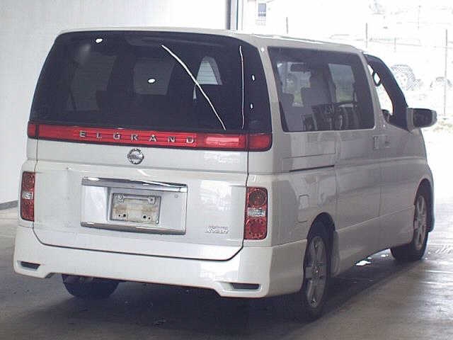 NISSAN ELGRAND