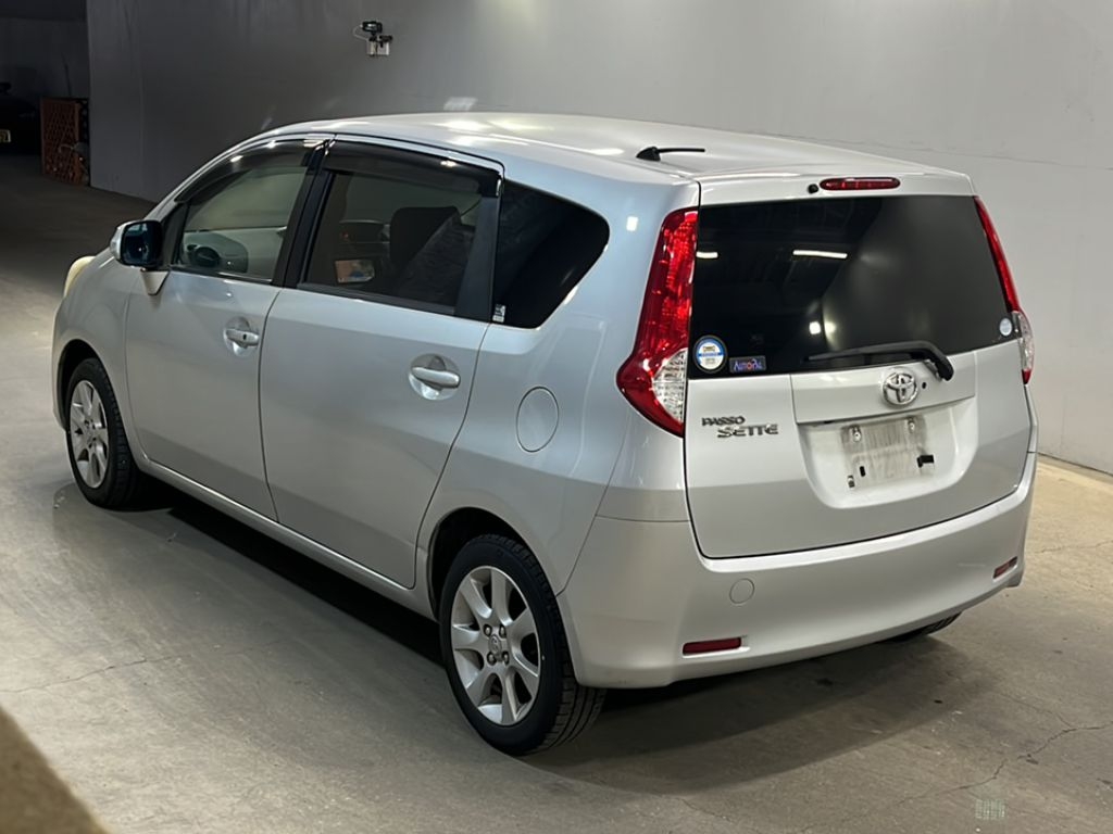 TOYOTA PASSO SETTE