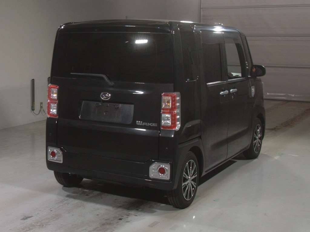 DAIHATSU WAKE