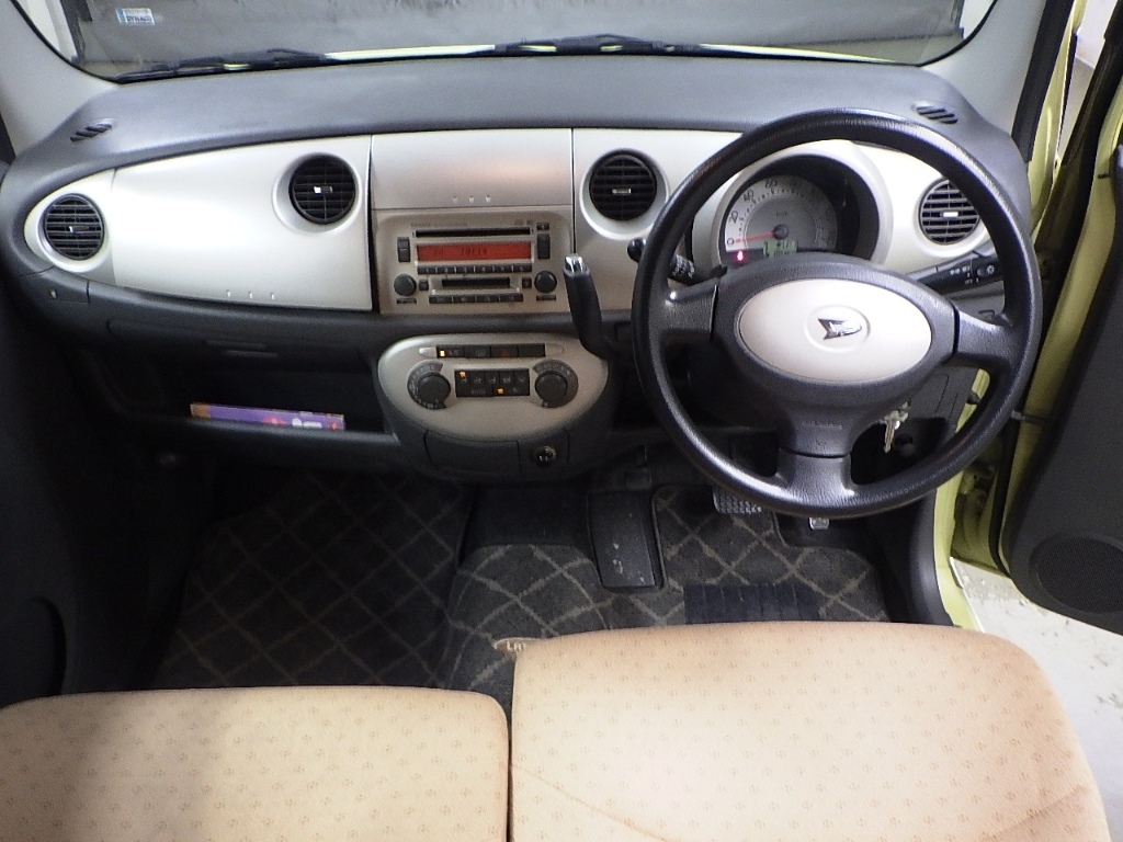 DAIHATSU MOVE LATTE