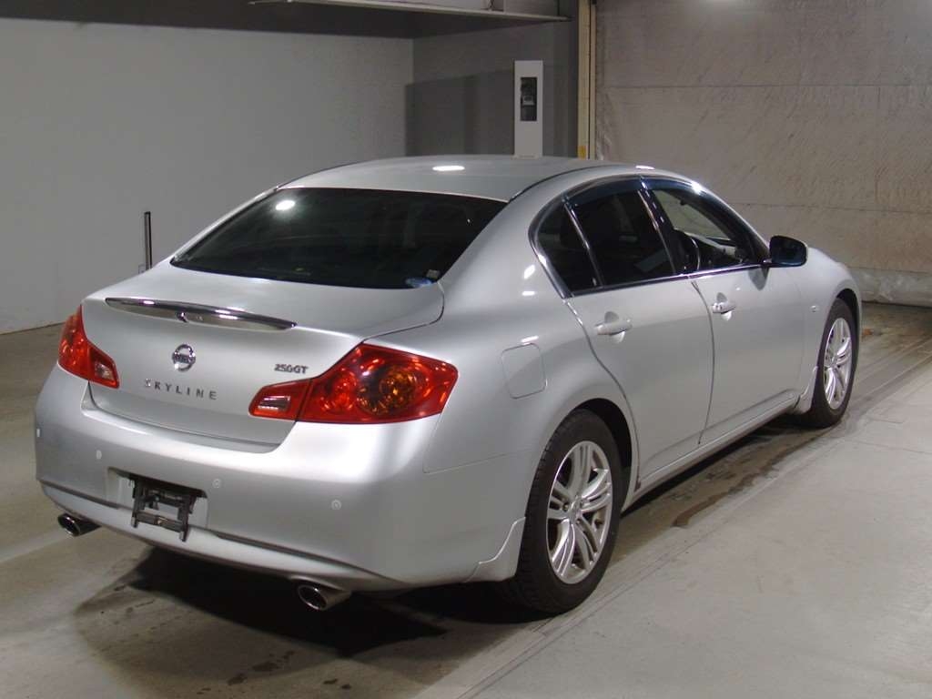 NISSAN SKYLINE