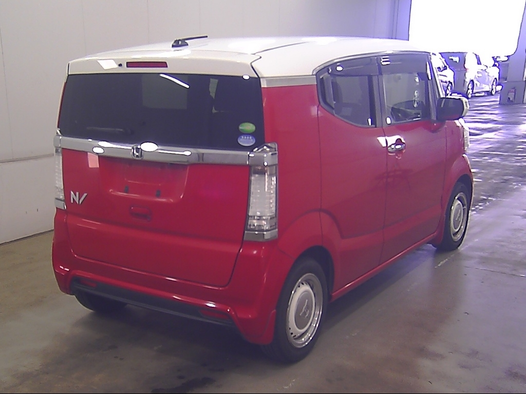 HONDA N-BOX SLASH