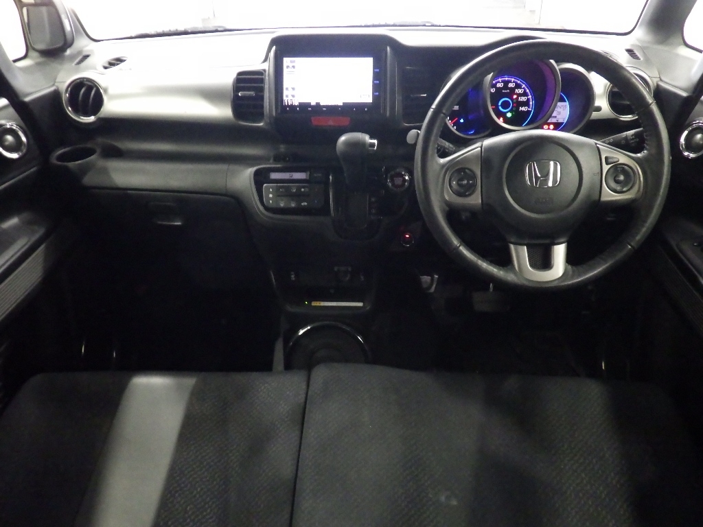 HONDA N-BOX SLASH