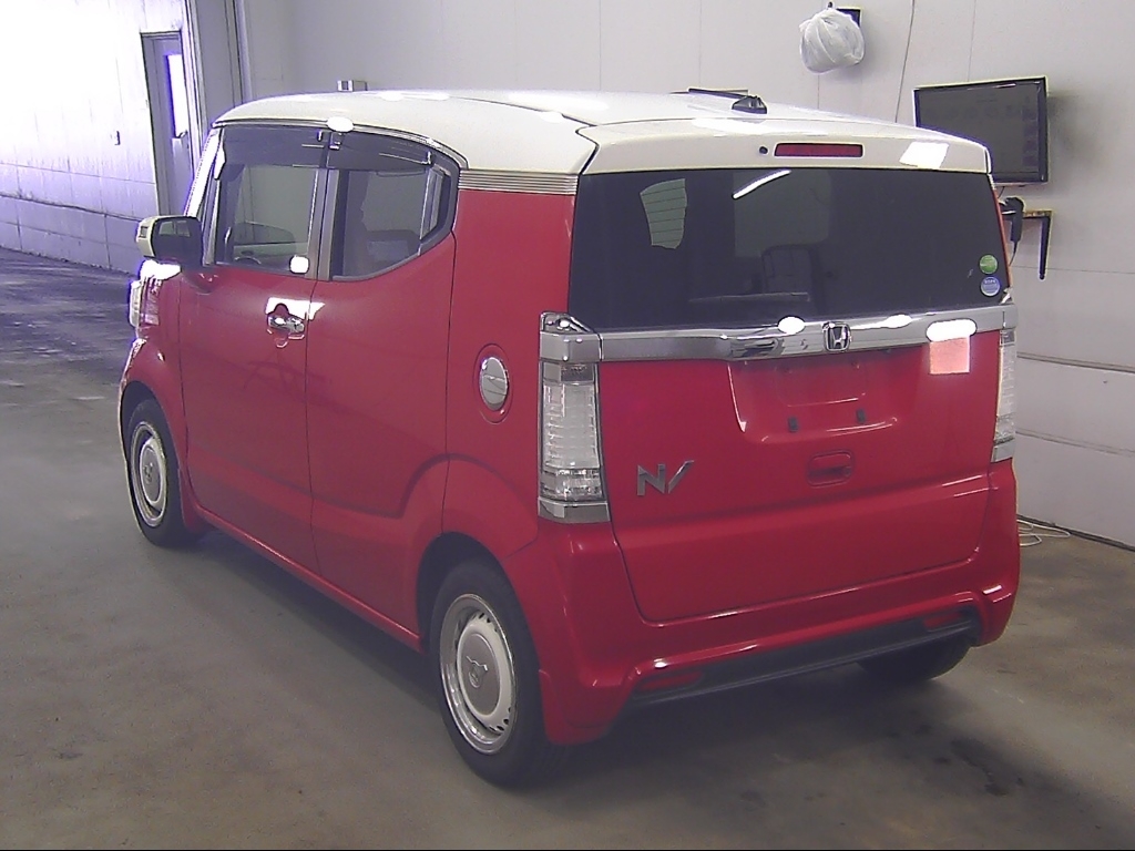 HONDA N-BOX SLASH