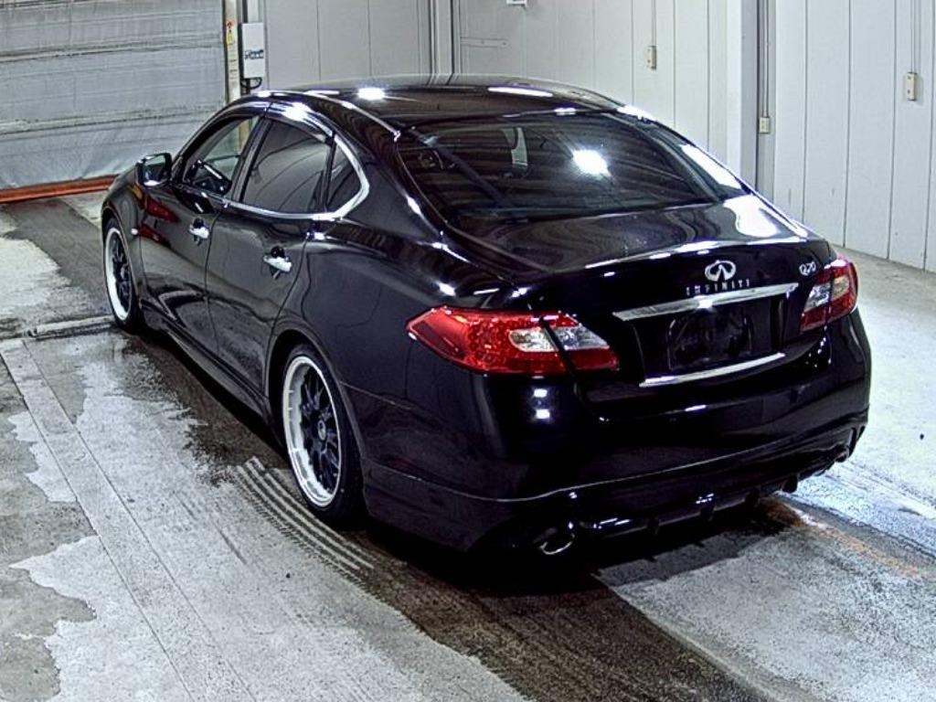 NISSAN FUGA