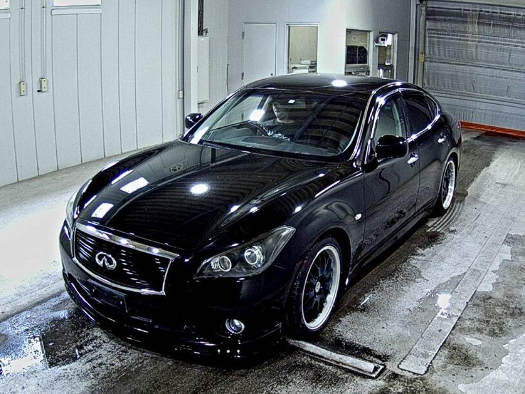 NISSAN FUGA