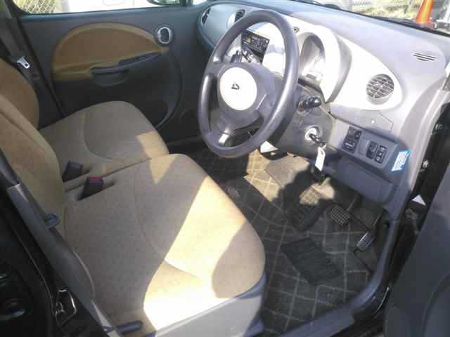 DAIHATSU MOVE LATTE