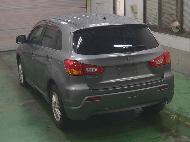 MITSUBISHI RVR