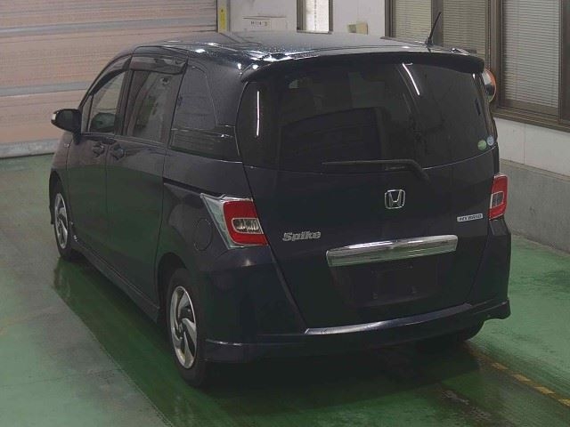 HONDA FREED SPIKE