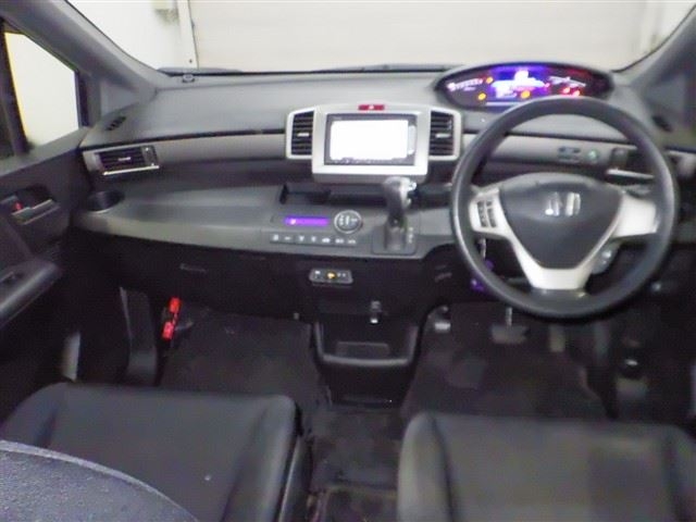 HONDA FREED SPIKE