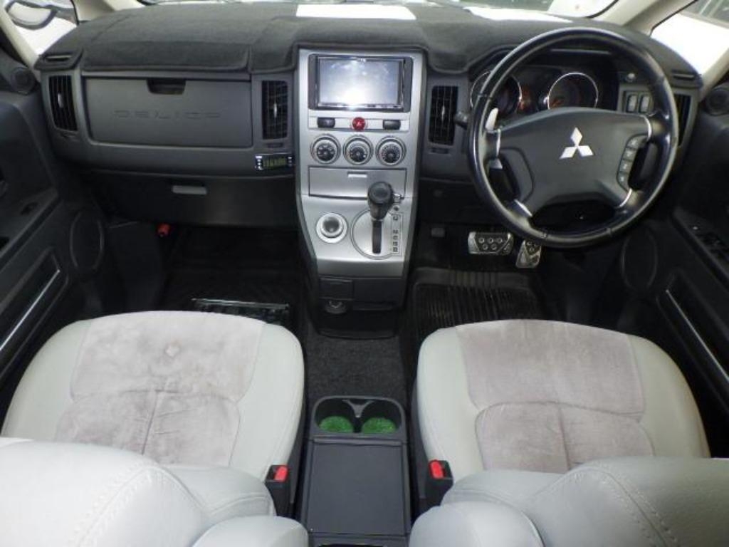 MITSUBISHI DELICA D:5