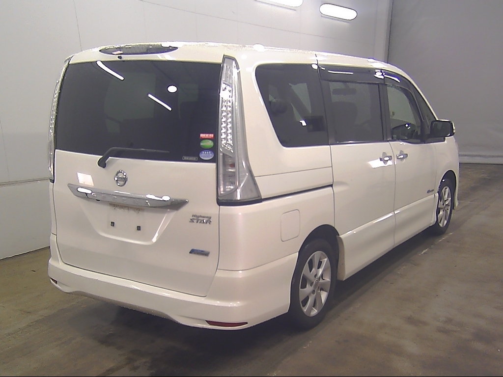 NISSAN SERENA
