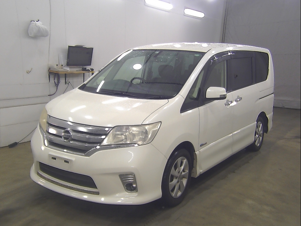 NISSAN SERENA