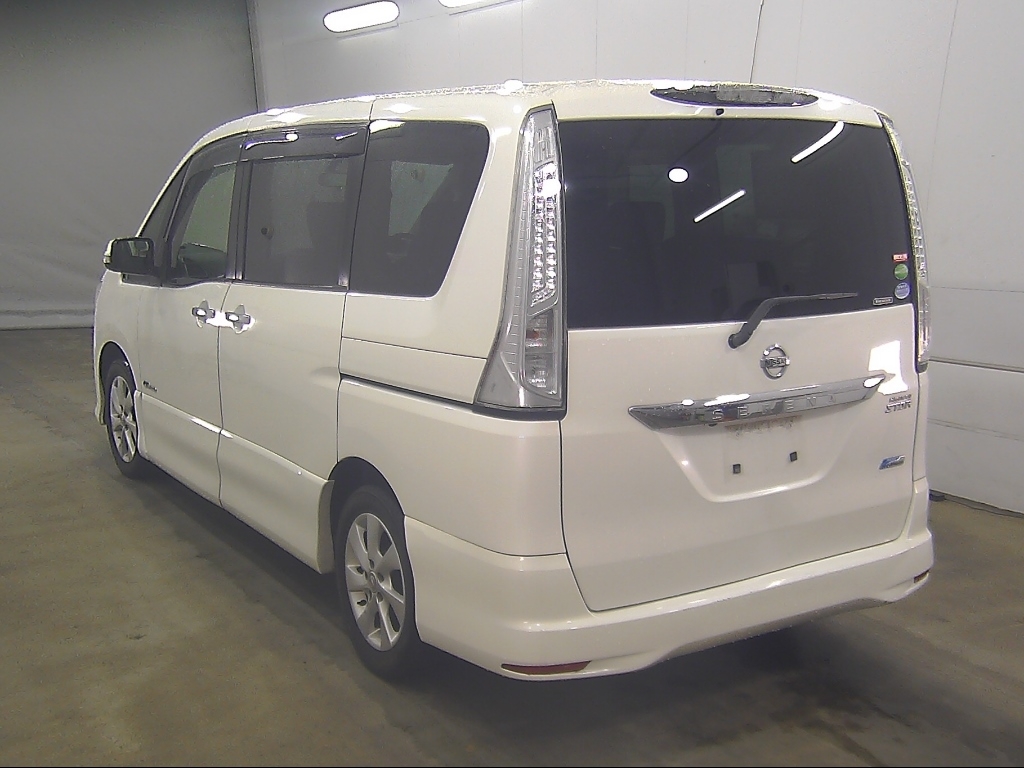 NISSAN SERENA