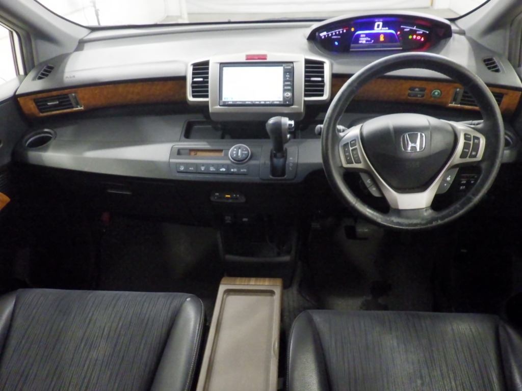 HONDA FREED SPIKE