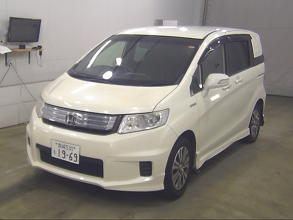 HONDA FREED SPIKE