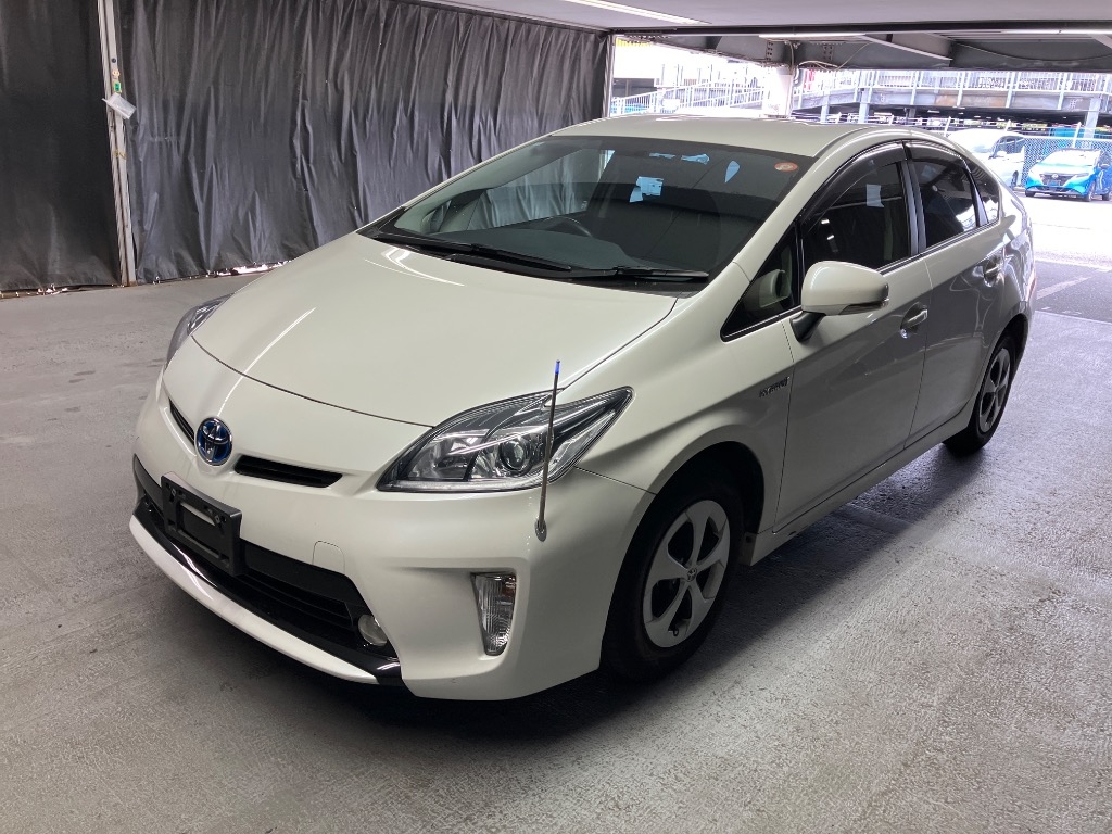 TOYOTA PRIUS