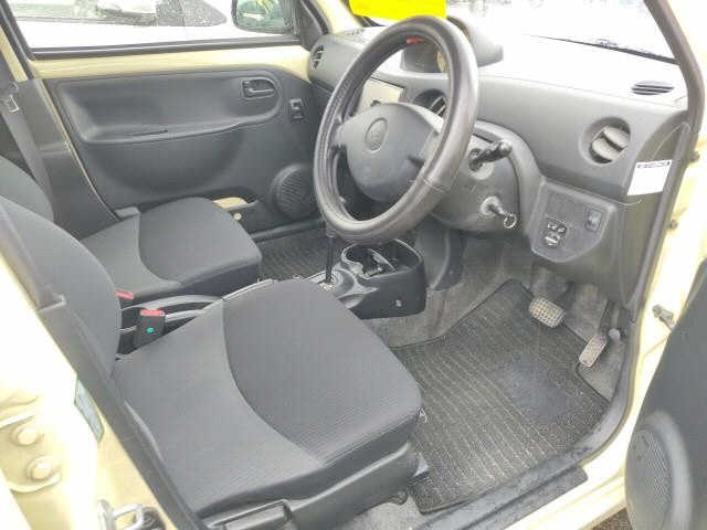 DAIHATSU ESSE