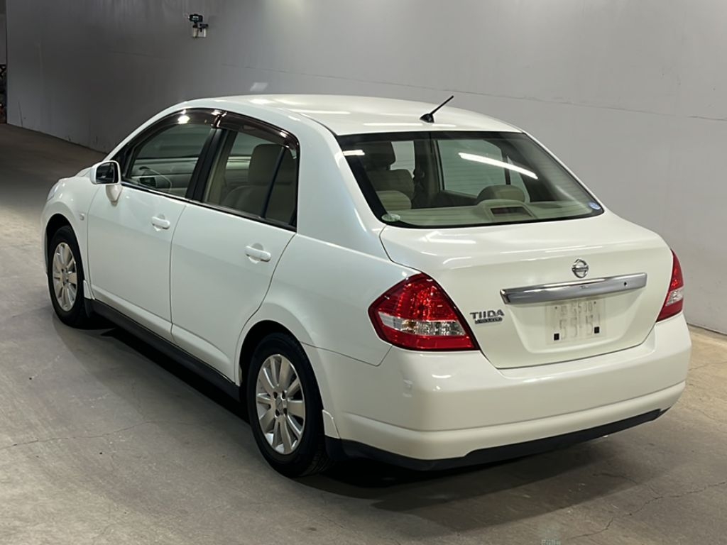 NISSAN TIIDA LATIO