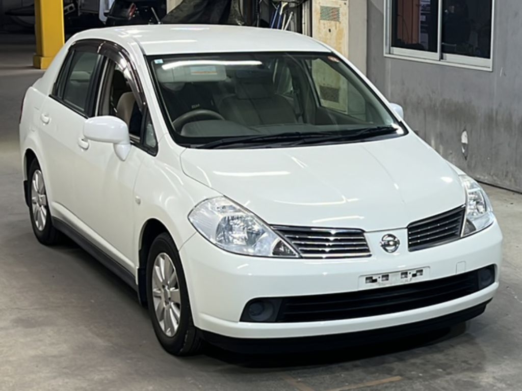 NISSAN TIIDA LATIO