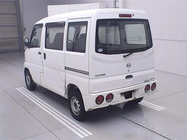 NISSAN CLIPPER