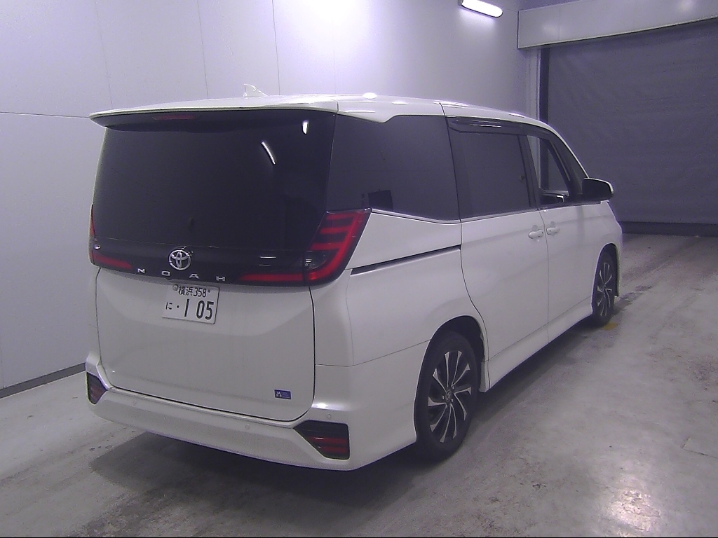 TOYOTA NOAH