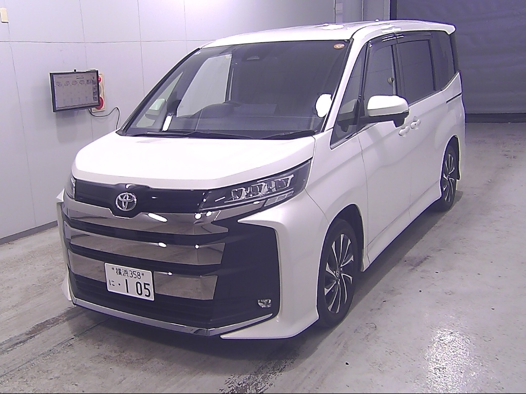 TOYOTA NOAH